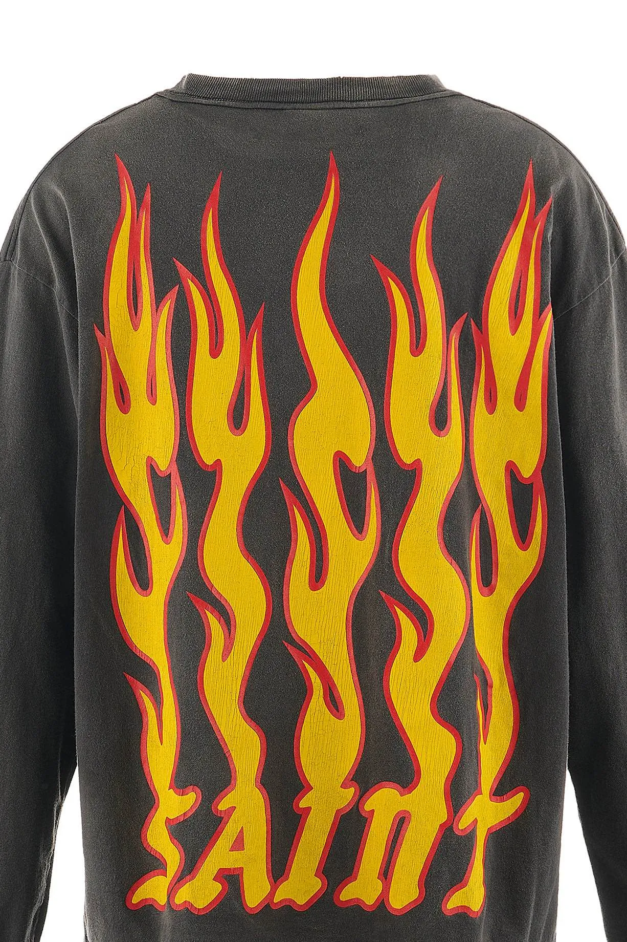 SAINT Mxxxxxx LS TEE/SOUL ON FIRE/BLK Soul flame/flame long sleeves, washed black S-XL, look for cylindrical fabrics with no side seams, don’t buy open ones anymore, boring Assute ready-made garments dyed, sprayed the whole thing with horse-hair spray, and then sprayed again to fade the color, the collar and cuffs are frayed, many places are torn, super large printing position, very difficult to print, complete accessories, with little angel anti-counterfeiting label